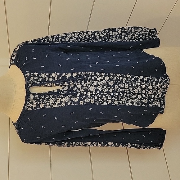 Lucky Brand small blue and white floral top - Picture 1 of 6